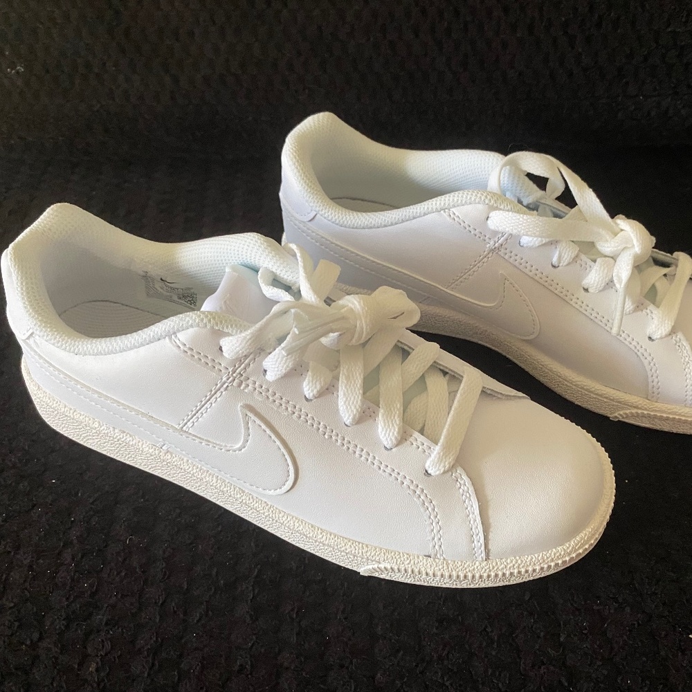 Women’s Nike Court Royale